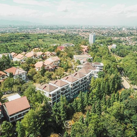 Narwastu Hill View Villa 6 Bedrooms With A Private Swimming Pool บันดุง ภายนอก รูปภาพ