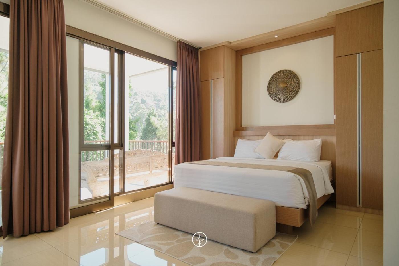 Narwastu Hill View Villa 6 Bedrooms With A Private Swimming Pool บันดุง ภายนอก รูปภาพ