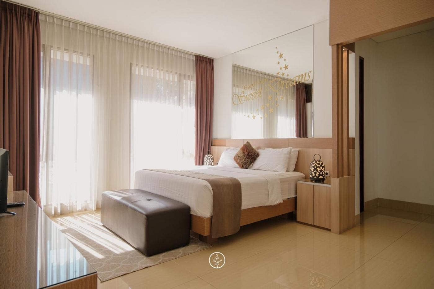 Narwastu Hill View Villa 6 Bedrooms With A Private Swimming Pool บันดุง ภายนอก รูปภาพ