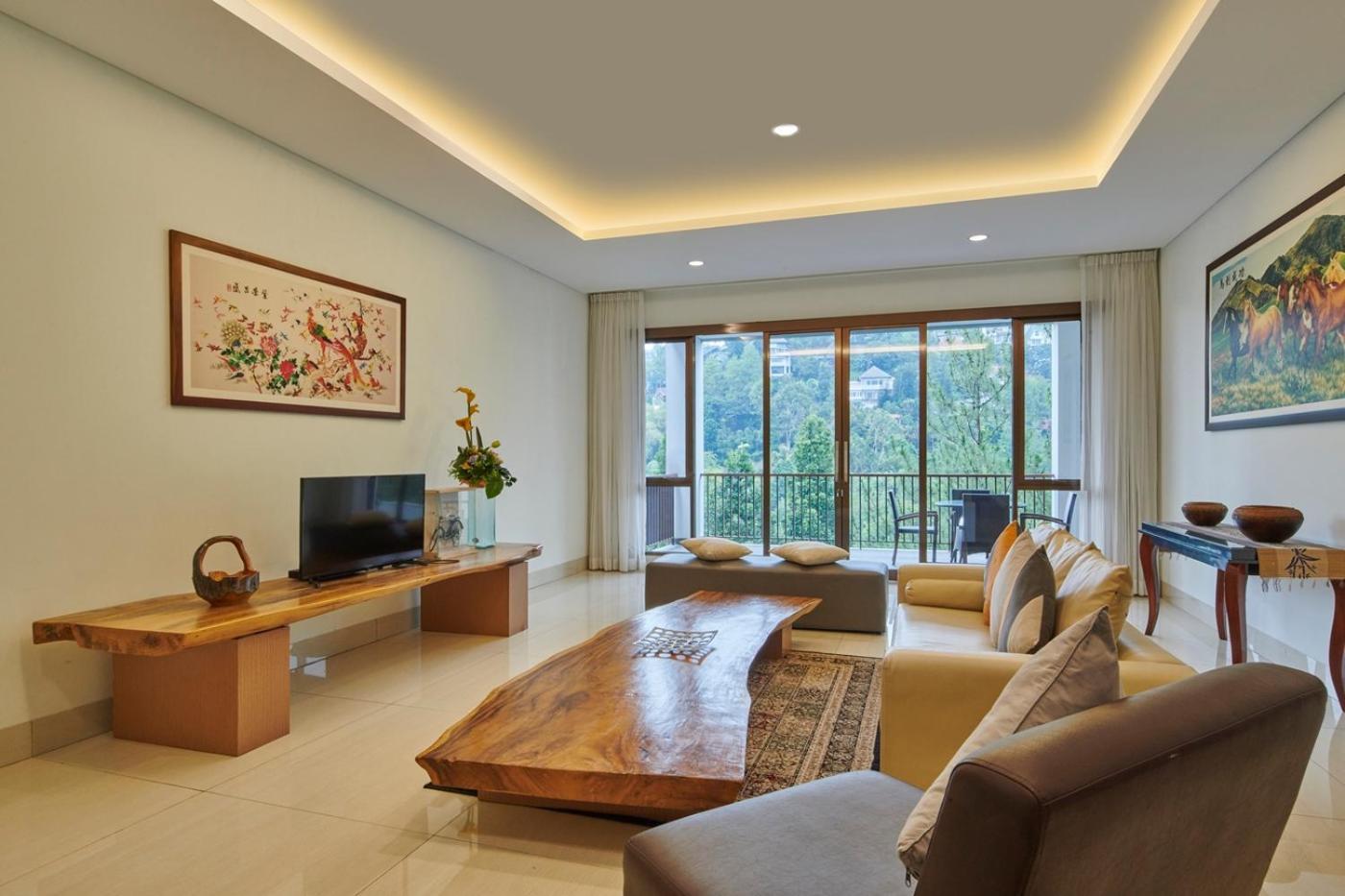 Narwastu Hill View Villa 6 Bedrooms With A Private Swimming Pool บันดุง ภายนอก รูปภาพ