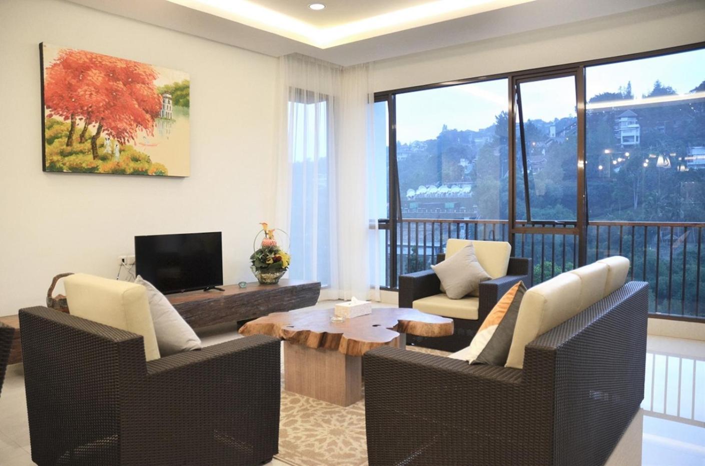 Narwastu Hill View Villa 6 Bedrooms With A Private Swimming Pool บันดุง ภายนอก รูปภาพ