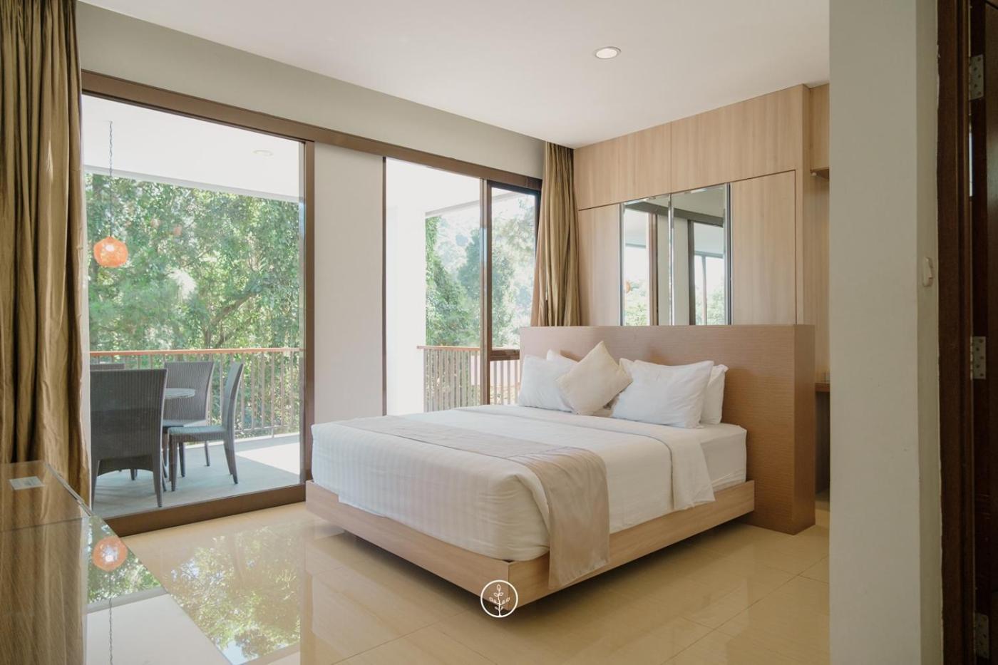 Narwastu Hill View Villa 6 Bedrooms With A Private Swimming Pool บันดุง ภายนอก รูปภาพ