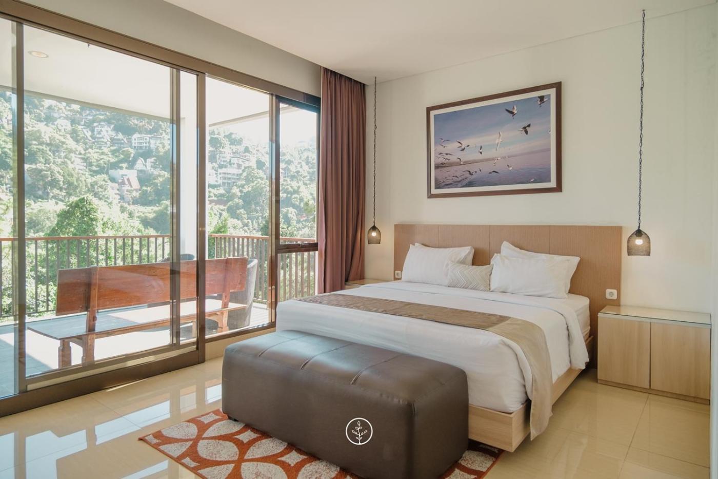 Narwastu Hill View Villa 6 Bedrooms With A Private Swimming Pool บันดุง ภายนอก รูปภาพ