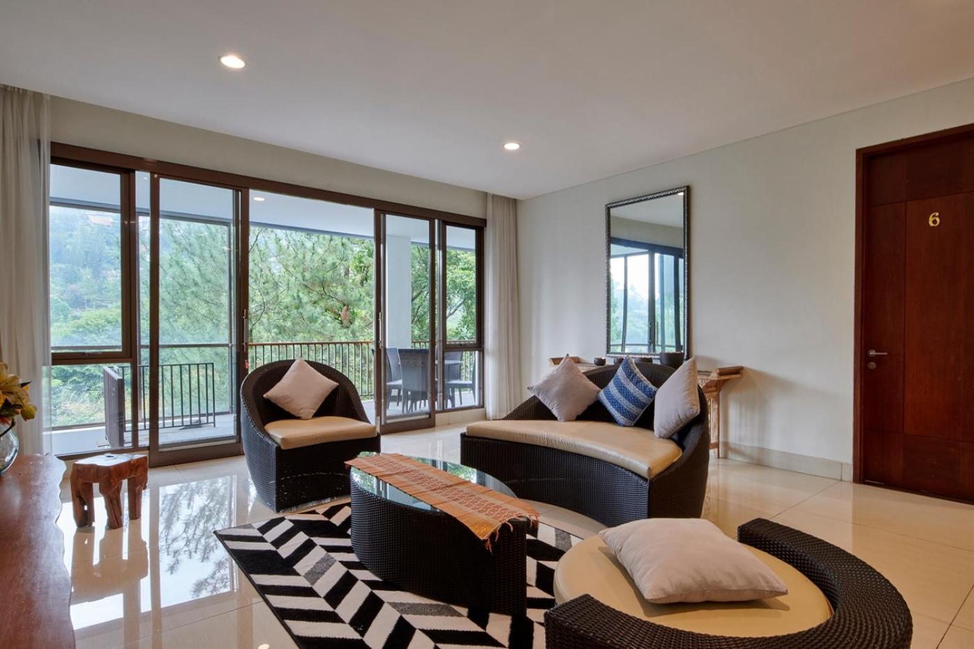 Narwastu Hill View Villa 6 Bedrooms With A Private Swimming Pool บันดุง ภายนอก รูปภาพ