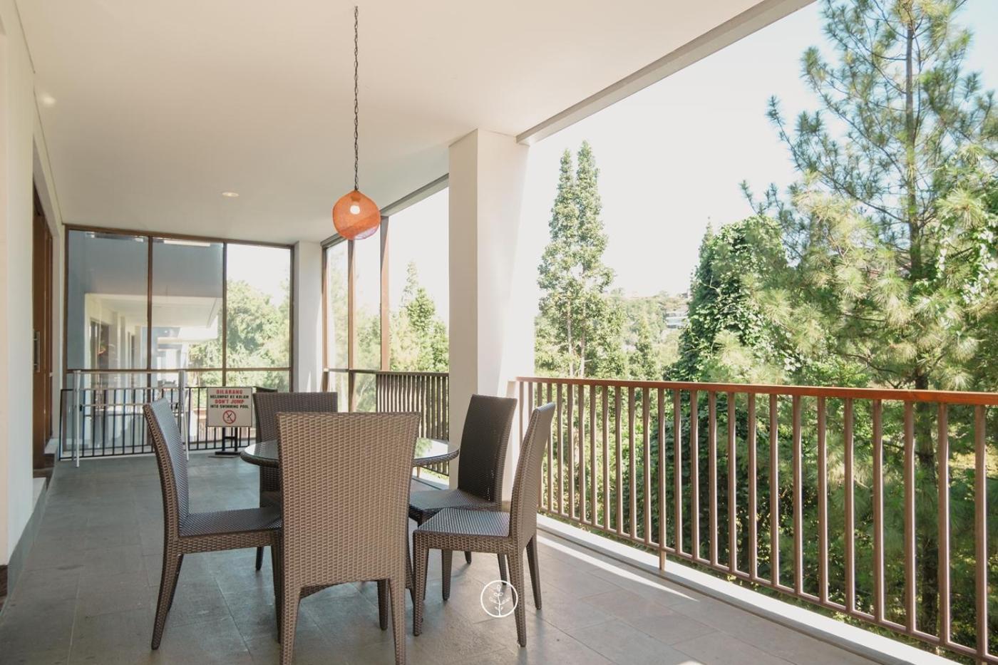 Narwastu Hill View Villa 6 Bedrooms With A Private Swimming Pool บันดุง ภายนอก รูปภาพ